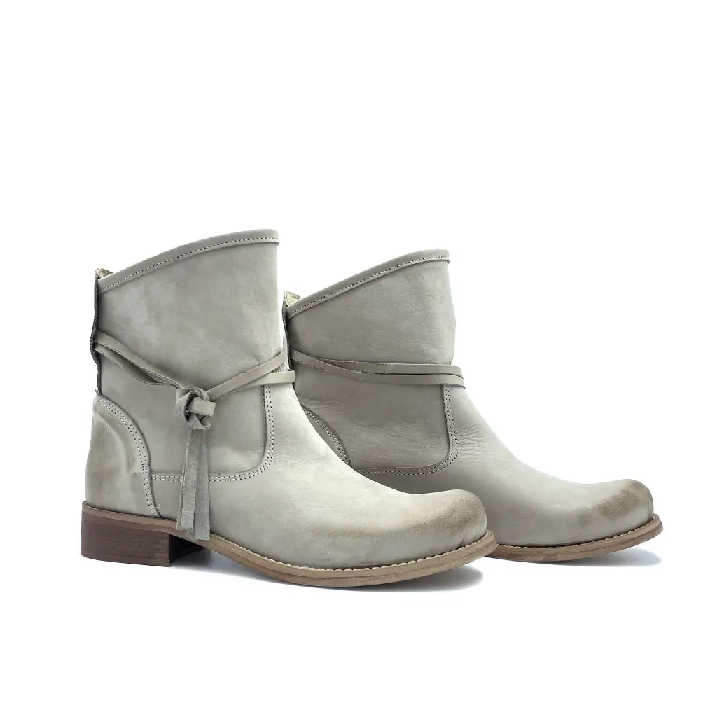 Vyjou stivaletto nabuk taupe laccetto liscio doppio.webp