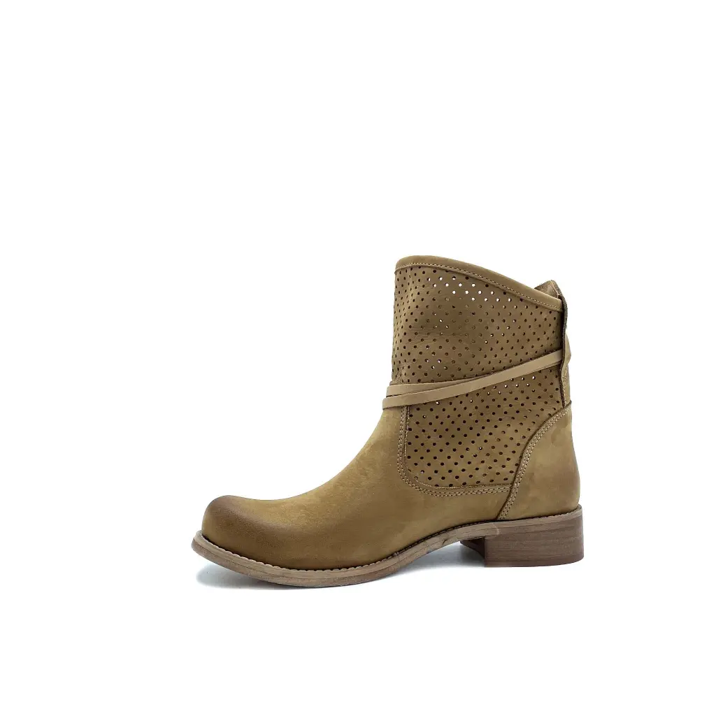 Vyjou stivaletto laccetto nabuk cuoio forato pallino interno.webp